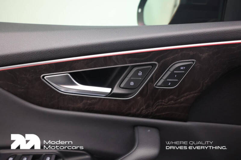 2020 Audi Q8 quattro Premium Plus 55 TFSI