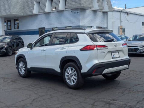 2024 Toyota Corolla Cross LE