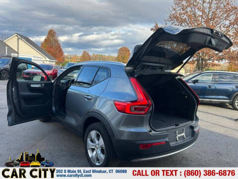 2019 Volvo XC40 T5 Momentum