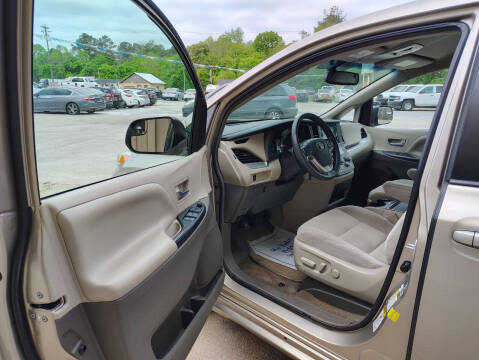 2016 Toyota Sienna LE 8-Passenger