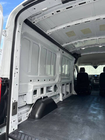 2025 Ford Transit 250
