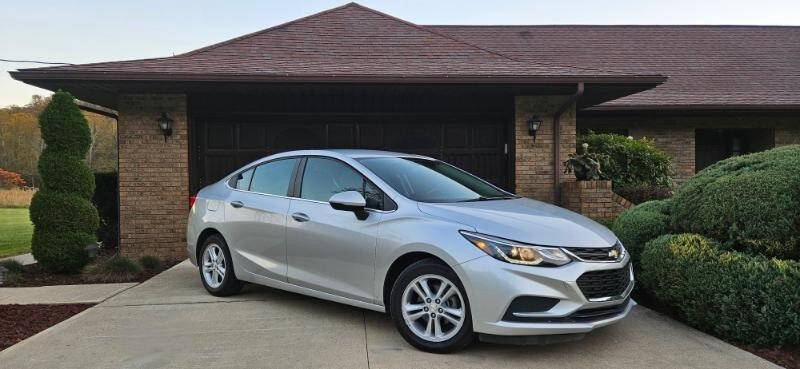 2018 Chevrolet Cruze LT photo 3