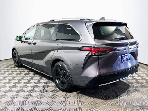 2024 Toyota Sienna Platinum 7-Passenger