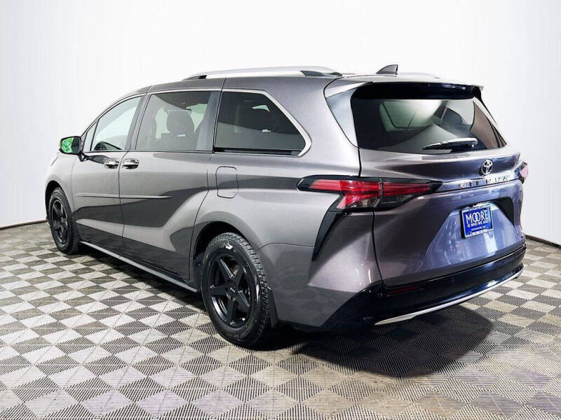 2024 Toyota Sienna Platinum 7-Passenger