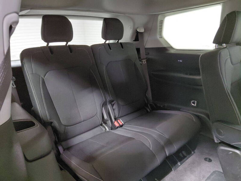 2022 Jeep Grand Cherokee L Laredo