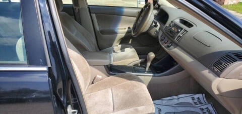 2004 Toyota Camry Standard