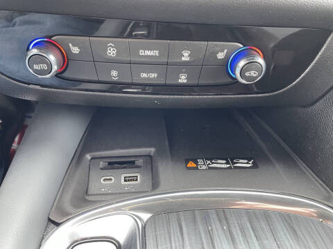 2023 Buick Enclave Essence