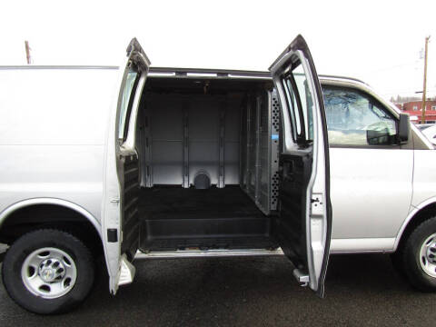 2022 Chevrolet Express 2500