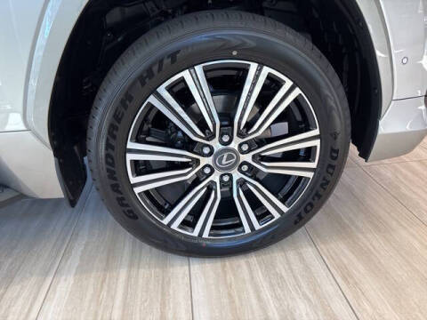 2025 Lexus LX 700h Luxury