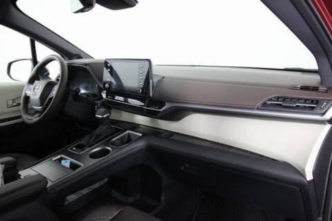 2024 Toyota Sienna Platinum 7-Passenger