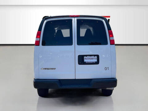 2022 Chevrolet Express LS 2500