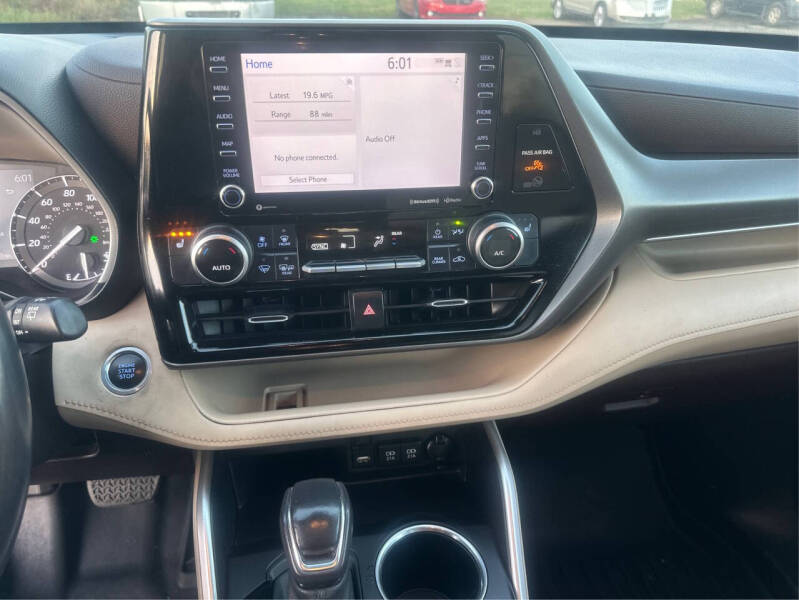 2021 Toyota Highlander XLE