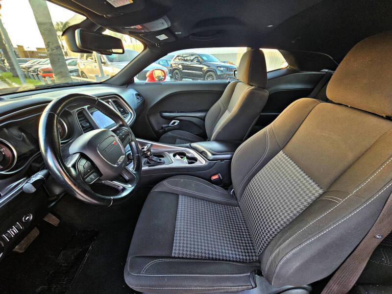 2021 Dodge Challenger SXT