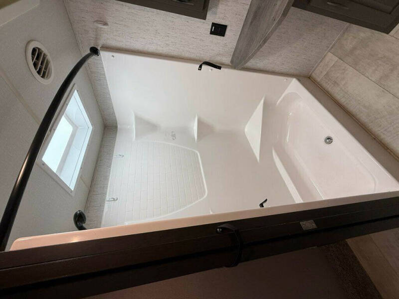 2020 Grand Design RV Momentum