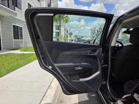 2016 Chevrolet Sonic LT Auto