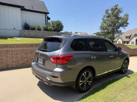 2017 Nissan Pathfinder Platinum