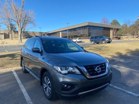 2017 Nissan Pathfinder for sale at QUEST MOTORS in Englewood CO