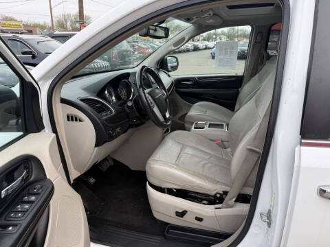2014 Chrysler Town and Country Limited