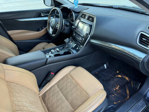 2016 Nissan Maxima 3.5 SR