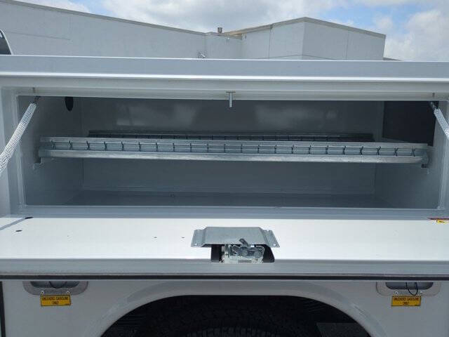 2025 Chevrolet Silverado 3500HD CC