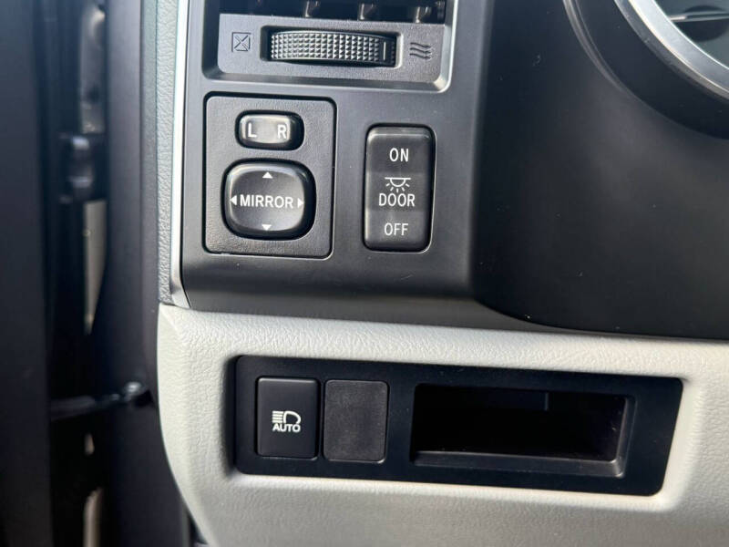 2019 Toyota Sequoia SR5