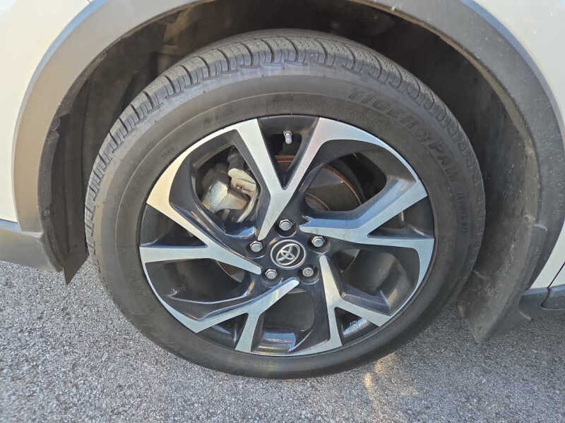 2018 Toyota C-HR XLE Premium