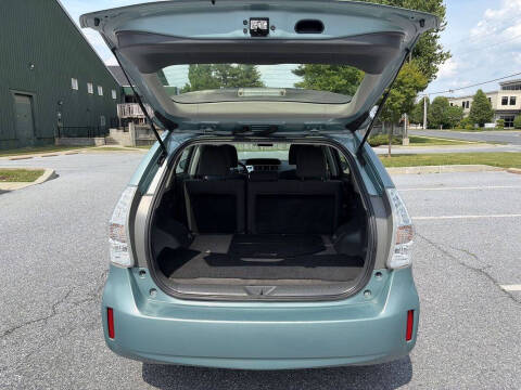 2014 Toyota Prius v Three
