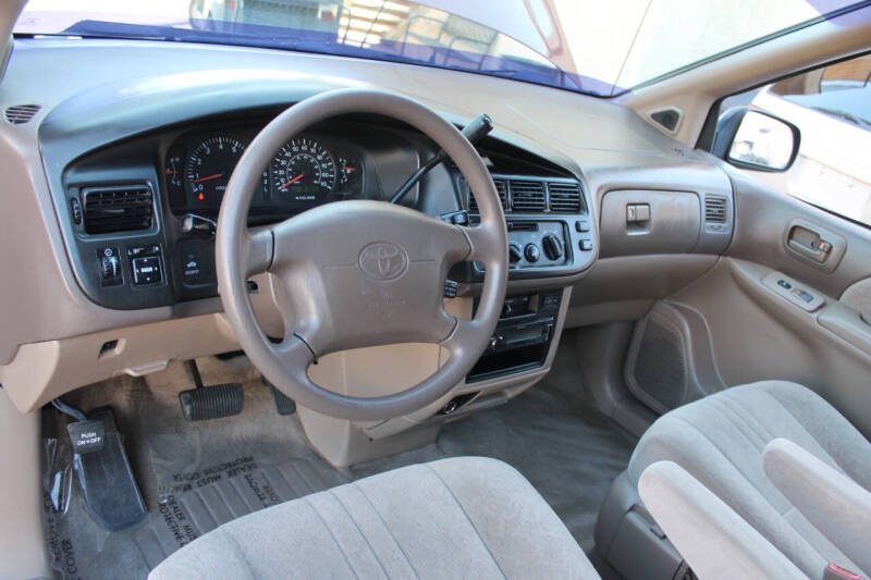 1998 Toyota Sienna LE