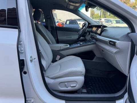 2021 Hyundai Nexo Blue