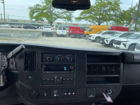 2025 Chevrolet Express 2500