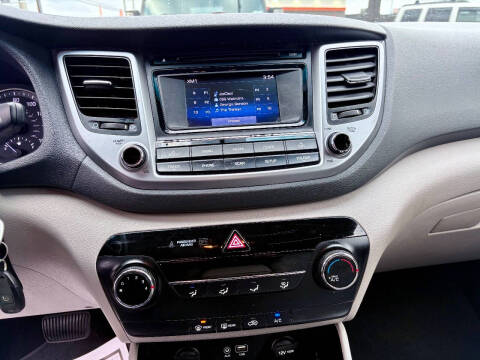 2016 Hyundai Tucson SE