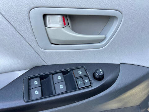 2015 Toyota Sienna L 7-Passenger