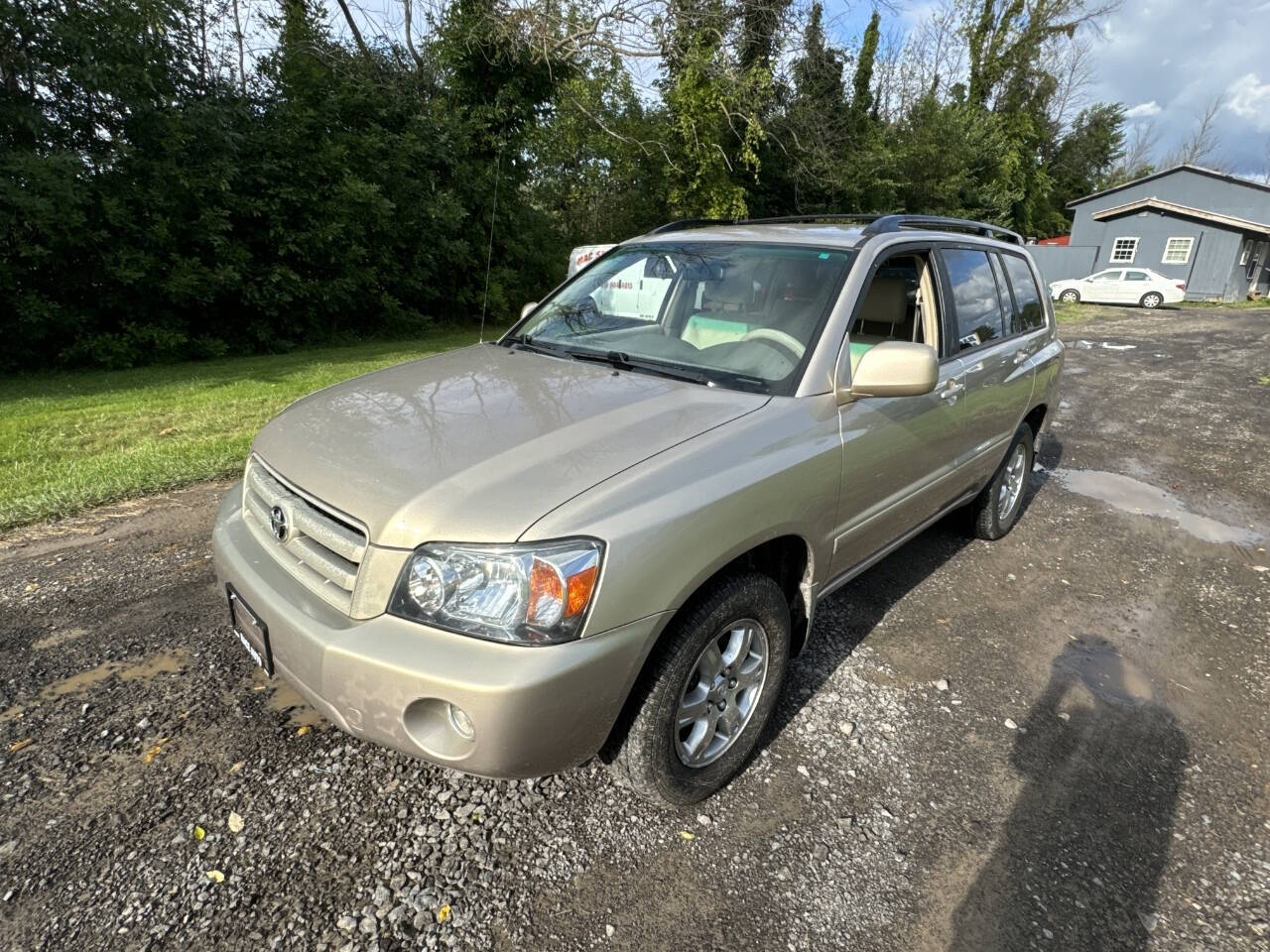 2005 Toyota Highlander for sale at Race Automotive INC in Williamson, NY