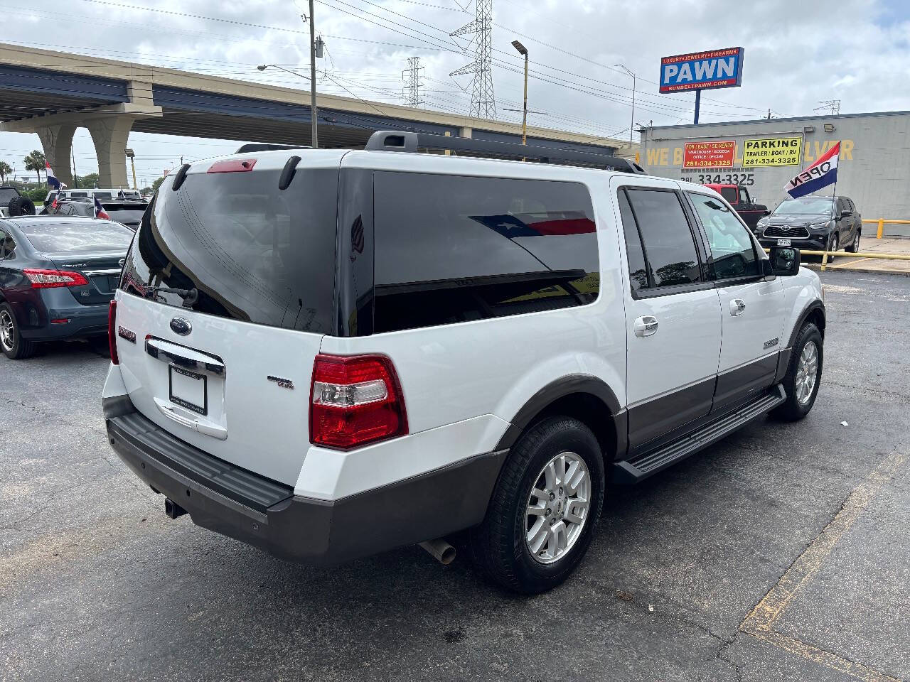 White 2007 Ford Expedition EL XLT XLT 4dr SUV 2