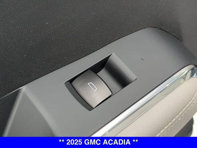 2025 GMC Acadia Elevation