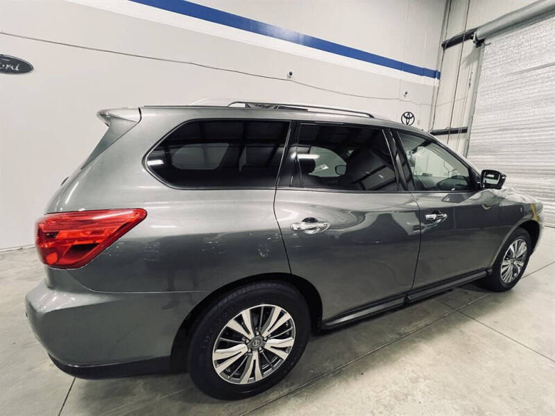 2019 Nissan Pathfinder SL