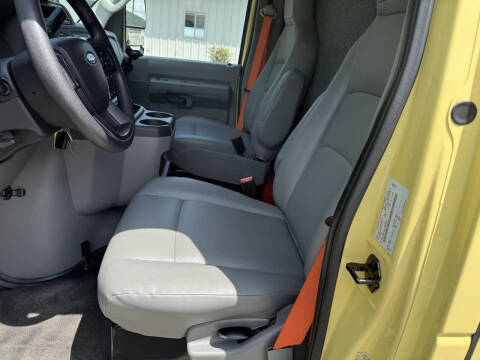 2022 Ford E-Series E-450 SD