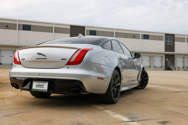 2019 Jaguar XJ R-Sport