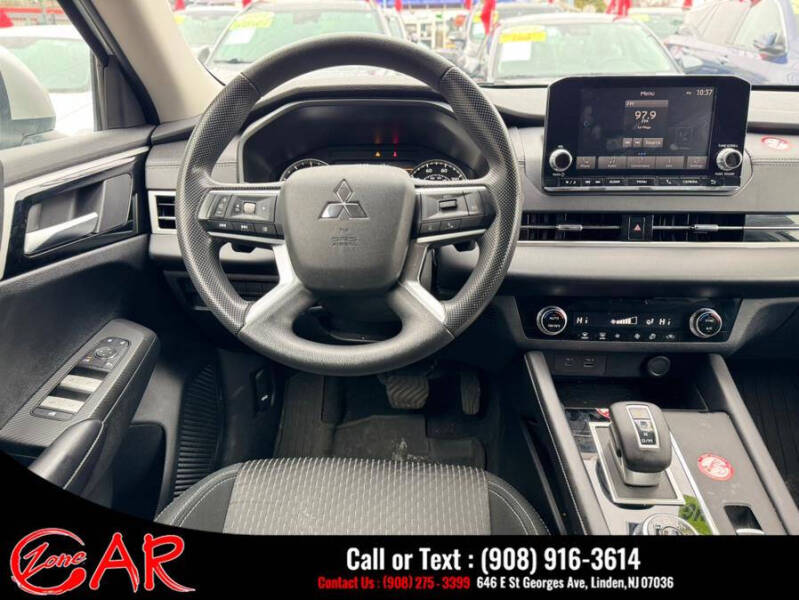 2024 Mitsubishi Outlander ES