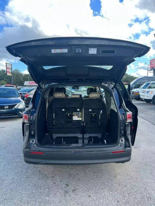 2022 Toyota Sienna XLE 7-Passenger