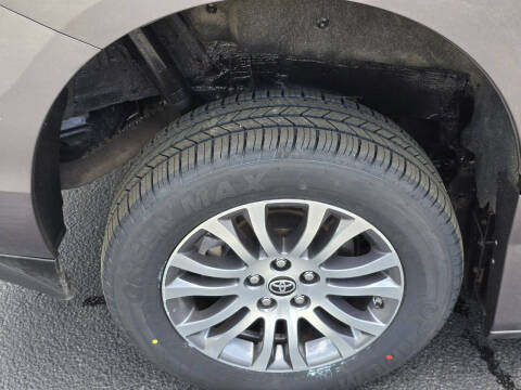 2020 Toyota Sienna XLE Premium 8-Passenger