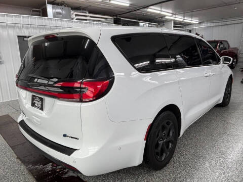 2022 Chrysler Pacifica Hybrid Limited