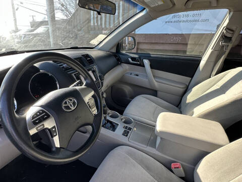 2013 Toyota Highlander SE