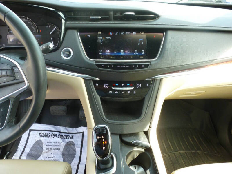 2017 Cadillac XT5 Luxury