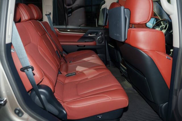 2021 Lexus LX 570 Three-Row