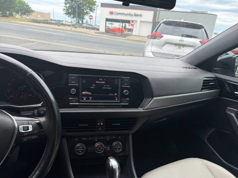 2019 Volkswagen Jetta R-Line