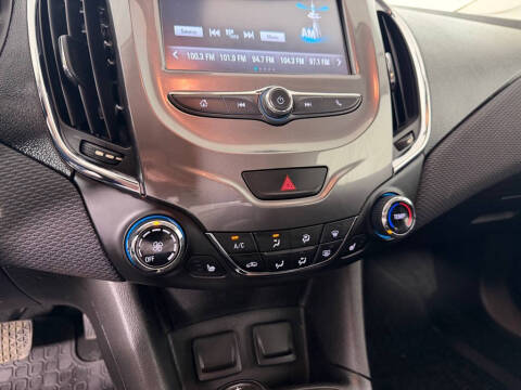 2017 Chevrolet Cruze LT Auto