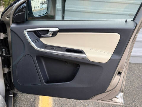 2016 Volvo XC60 T5 Premier