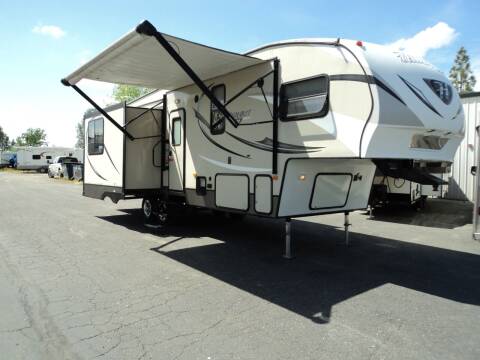 2015 KEYSTONE HIDEOUT 299RLDS for sale at AMS Wholesale Inc. in Placerville CA