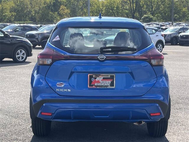 2025 Nissan Kicks Play S